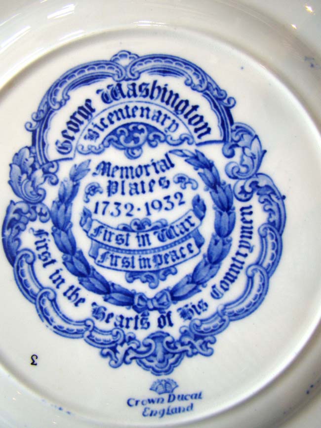 A fine set of 10 George Washington Bicentenary Commemorative Plates made in 1932 by Crown Ducal — image 6